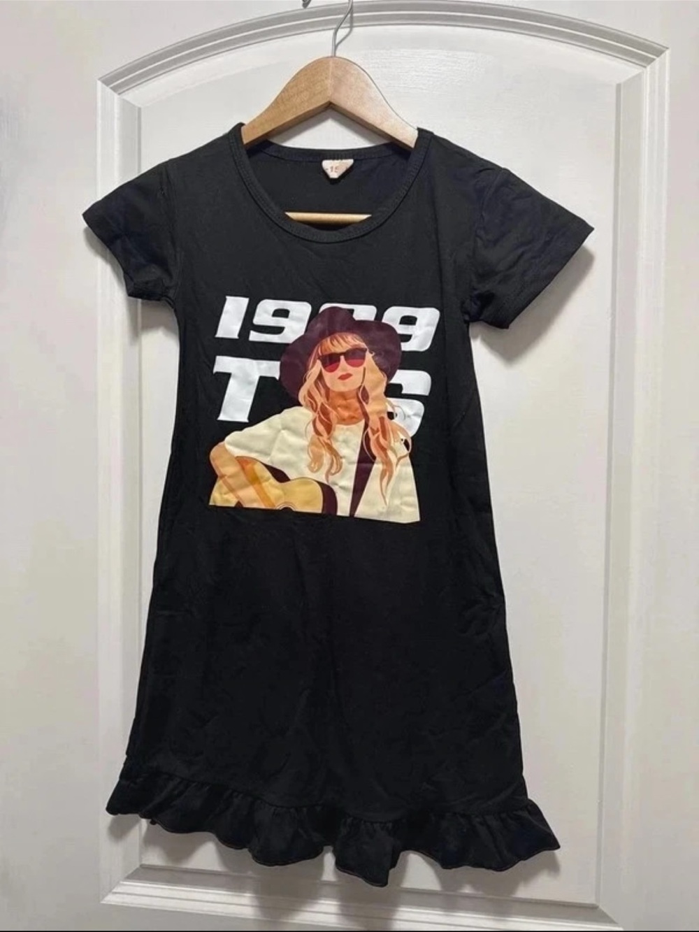 Taylor Swift with Guitar Black Graphic Kids Dress